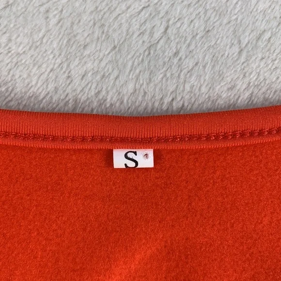 Scoop Neck Long Sleeve Crop Top - Picture 6 of 10